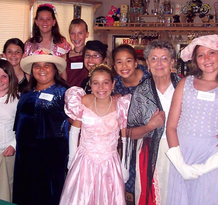 girls mystery dress up party